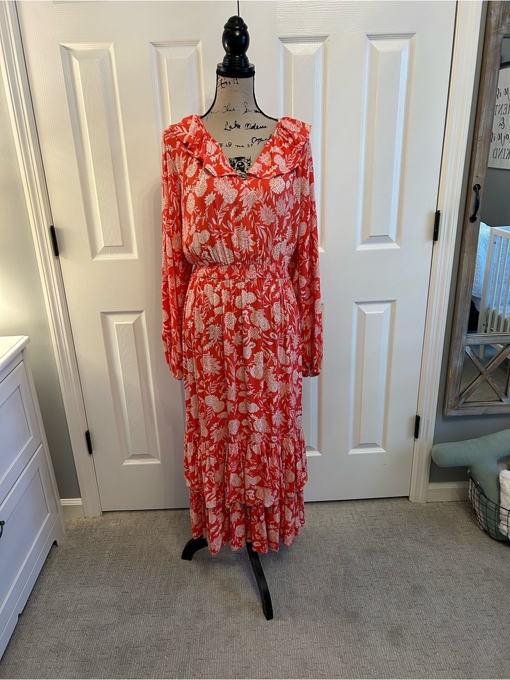 Universal Thread coral floral Cottagecore
Prairie Tiered Skirt Dress small